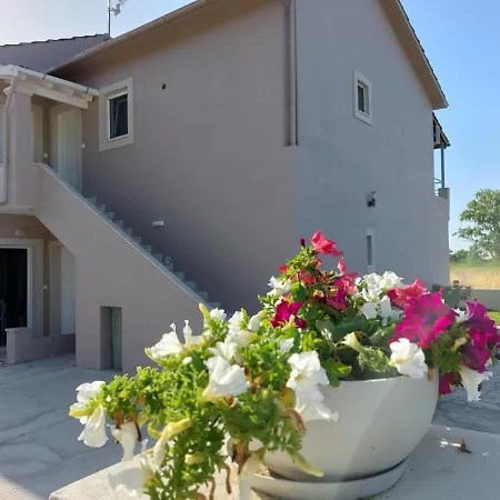 Evelina Luxury With Swimming Pool In Corfu Ipsos