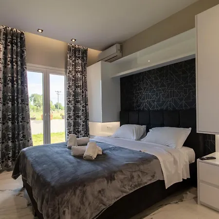 Evelina Luxury With Swimming Pool In Corfu