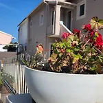 Evelina Luxury With Swimming Pool In Corfu شقة