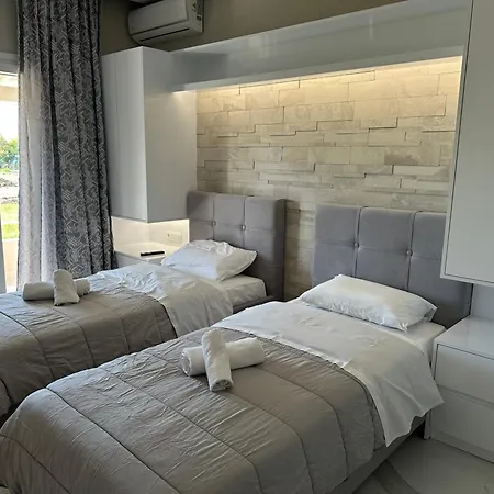 Evelina Luxury With Swimming Pool In Corfu