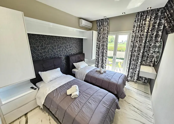 Evelina Luxury With Swimming Pool In Corfu