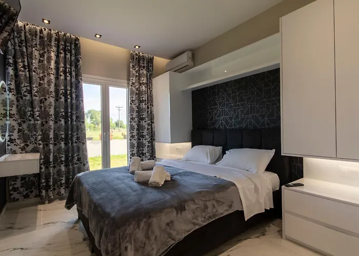 Evelina Luxury With Swimming Pool In Corfu