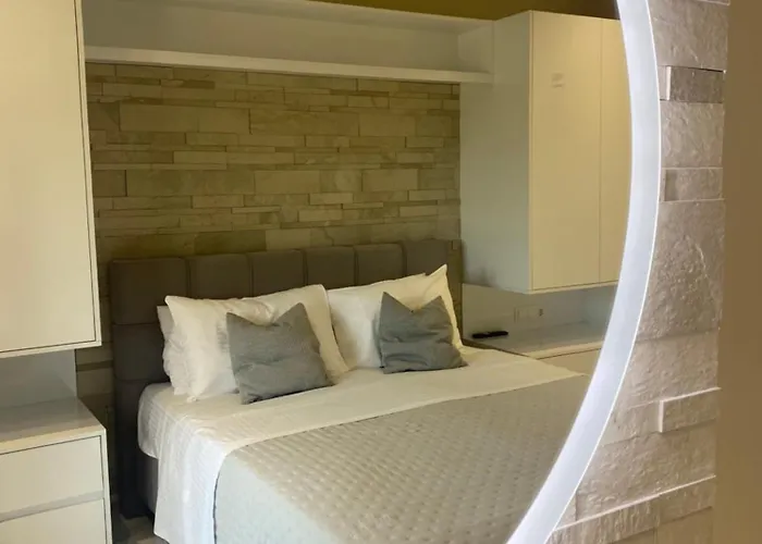 Evelina Luxury With Swimming Pool In Corfu Ipsos