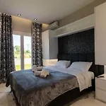 Evelina Luxury With Swimming Pool In Corfu