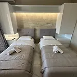 Evelina Luxury With Swimming Pool In Corfu Apartmán