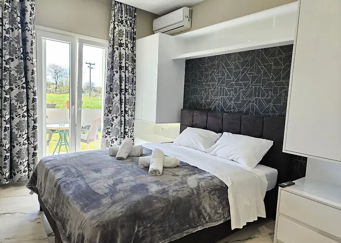 Evelina Luxury With Swimming Pool In Corfu