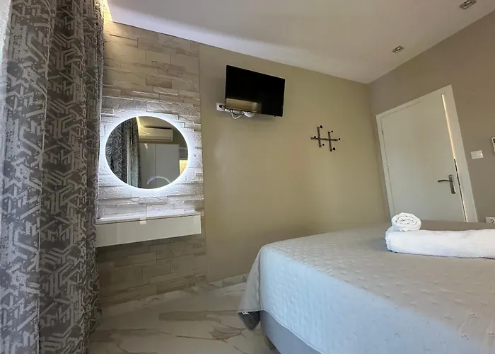 Evelina Luxury With Swimming Pool In Corfu